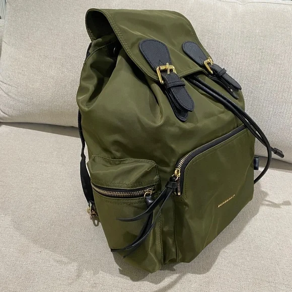 Backpack - Picture 5 of 10